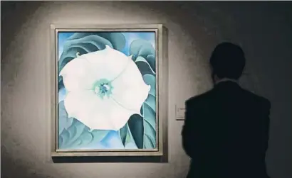  ?? EMILIA GUTIÉRREZ ?? Ante Estramonio. Flor blanca n.1 (1932), que en el 2014 se convirtió en la obra más cotizada de una pintora