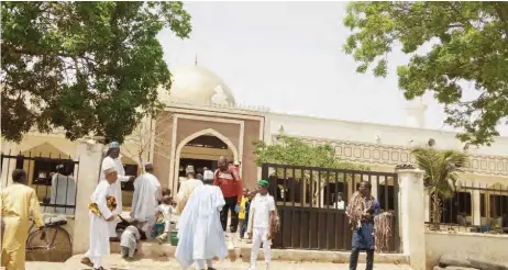  ??  ?? Faithfuls at the Central Mosque Bauch Photo Sani: Maikatanga