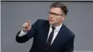  ??  ?? Will über Änderungen beim Patentrech­t reden: Carsten Schneider von der SPD