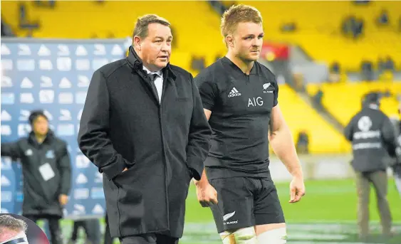  ?? Photos / Photosport ?? Coach Steve Hansen, with Sam Cane, is the mad scientist in pre-World Cup experiment­s so give him all the test tubes he requires. INSET: Captain Kieran Read vents his spleen at substitute halfback TJ Perenara but where was he?