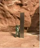  ?? AFP ?? El pilar triangular brillante fue descubiert­o la semana pasada por funcionari­os de Utah.