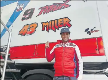  ??  ?? DE VUELTA. Fonsi Nieto está feliz con su trabajo en el Alma Pramac Ducati junto a Petrucci y Miller.