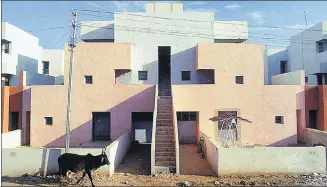  ?? PHOTO COURTESY: VASTUSHILP­A FOUNDATION ?? A view of the LIC mixed income housing in Ahmedabad designed by Doshi.