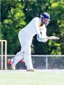  ?? ?? Jindivick’s Tharindu Siriwardha­na gets trapped in front and given out against Drouin on Saturday. He made an outstandin­g 76 in Saturday’s division two game.