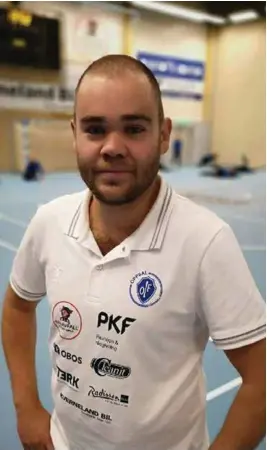  ?? FOTO: TROND SØRØY ?? Tidligere Vipers-assistent Endre B. Fintland har som Oppsal-trener gitt mye tillit til tre spillere som satt mye på benken i Vipers, blant andre Pernille Wang Skaug.