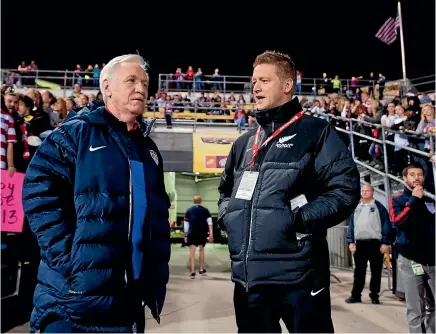  ??  ?? Tom Sermanni, left, with then Football Ferns coach Tony Readings in 2013.