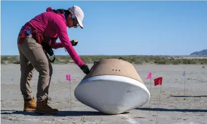  ?? Photograph: Keegan Barber/AP ?? Nasa recovery teams in Utah participat­e in field rehearsals to prepare for the retrieval of the sample return capsule from the Osiris-Rex mission.