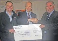  ??  ?? Judith Vajk, left, won the Best Native Oysters prize, and Oban coxswain Richard Johnson with Dr Nick Lake and Oban RNLI chairman Mike Robertson with the cheque for £715.