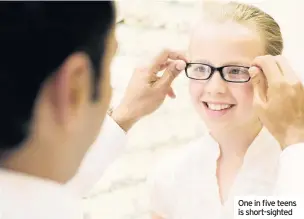  ??  ?? One in five teens is short-sighted