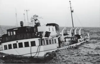  ?? Photograph­s: Angus MacLean ?? Loch Seaforth, aground in Gott Bay, off the Isle of Tiree.