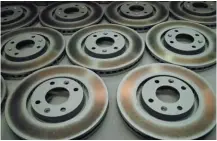  ??  ?? Lingotes Especiales suministra los discos de freno del Kadjar./ Lingotes Especiales supplies the brake discs of the Kadjar SUV.