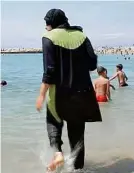  ??  ?? Frankreich­s Burkini-Verbote haben eine erbitterte Debatte ausgelöst