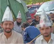  ?? (AFP) ?? Opposition activists during an anti-government ‘Azadi (Freedom) March’ in Islamabad on Sunday