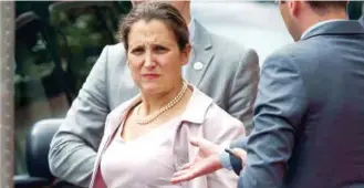  ??  ?? FREELAND. La ministra de Asuntos Exteriores de Canadá dijo que la comunicaci­ón con EU es continua.