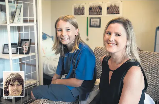  ?? Picture / Nick Reed ?? Paul Hunt Heidi Hunt (right) has asked Auckland Grammar to change its ban on long hair so her son James, 11, can attend in 2019.