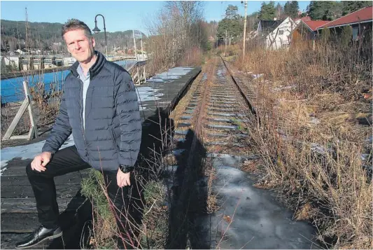  ?? BEGGE FOTO: KNUT HEGGENES ?? BEDRE EN INGENTIG: NUAS-sjef John Terje Veseth mener det uansett er bedre enn ingenting med 7,5 millioner til Tinnosbane­n, men at det ikke er i naerheten av å kunne gjøre banen kjørbar igjen.