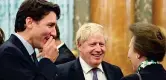  ??  ?? Trudeau, Johnson e la principess­a Anna ironizzano su Trump