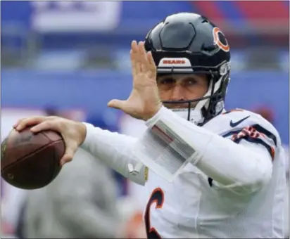  ?? THE ASSOCIATED PRESS ?? Former Bears quarterbac­k Jay Cutler has signed a one-year contract worth $10 million with the Dolphins.