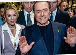  ??  ?? Scandal-hit: Billionair­e Silvio Berlusconi with Miss Pascale in 2017