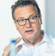  ?? FOTO: DANIEL DRESCHER ?? Der baden-württember­gische Landwirtsc­haftsminis­ter Peter Hauk (CDU) wirft den Grünen vor, Schweineha­lter zu vergraulen.