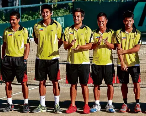  ??  ?? DAVIS Cup Team at the opening ceremony: Roland Kraut, RubenGonza­les, Treat Huey, Johnny Arcilla andNiño Alcantara