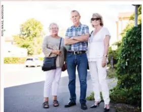  ??  ?? HAR BESTÄMT SIG. Marianne Bergqvist, Bengt Ödeqvist och Christna Ödeqvist har alla bestämt sig för vad de ska rösta på i höstens val. ”Men vi vet inte om det är samma parti för det pratar vi inte om”, säger Marianne.