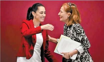  ?? ESPECIAL ?? La jefa de gobierno, Claudia Sheinbaum, y la secretaria de Economía, Tatiana Clouthier.