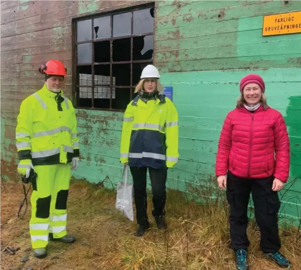  ??  ?? Prosjektle­der for Visit Knaben, Ann Helen Erichsen sammen med arkitekten­e fra Asplan Viak. Onsdag besøkte de gruvebygni­ngene.