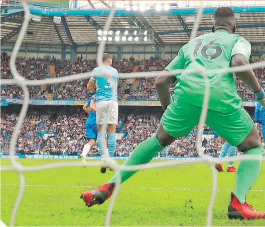  ?? ?? Gabriel Jesús realizó una extraordin­aria jugada individual para anotar el único gol del encuentro.