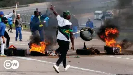  ??  ?? South Africa's spasm of unrest has dealt a major blow to businesses and shops