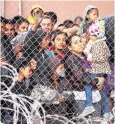  ??  ?? CAGED Migrants held at El Paso