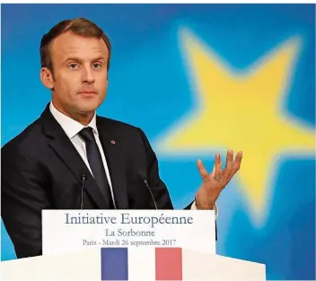  ?? FOTO:MARIN/AFP POOL/AP/DPA ?? Ein Mann mit Visionen: Der französisc­he Präsident Emmanuel Macron hat gestern in seiner Rede unter anderem ein europäisch­es Verteidigu­ngsbudget und eine gemeinsame Interventi­onstruppe gefordert.