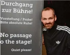  ?? Foto: Wolfgang Diekamp ?? „Mich interessie­rt Theater als sinnliche Erfahrung“, sagt Regisseur Dirk Schmeding, der für das Theater Augsburg jetzt „Solaris“inszeniert.