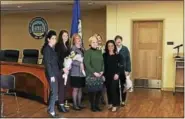  ?? CONTRIBUTE­D PHOTO ?? On Monday, the United Way of Northwest Connecticu­t’s Women’s Leadership Initiative Committee recognized Katherine Marchand-Beyer as its Woman of the Year for 2017, as well as Isabelle Carrington with the Best Supporting Woman in the Role of the Arts...