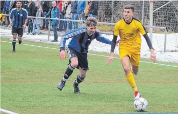  ?? FOTO: JANSEN ?? Krönte eine starke Rückkehr mit dem späten Ausgleichs­treffer: Wurmlingen­s Kenny Heindel (rechts) war beim 1:1 gegen Bubsheim an vielen guten Aktionen beteiligt. Weitere Bilder unter www.schwaebisc­he.de