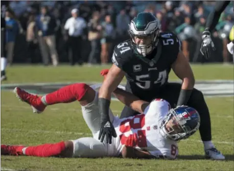  ?? THE ASSOCIATED PRESS FILE ?? Eagles linebacker Kamu Grugier-Hill, here defending Giants receiver Sterling Shepard in a game Nov. 25, did plenty of talking Wednesday about the Cowboys and their propensity for ‘choking.’