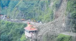  ??  ?? The highway links Shimla with tourist destinatio­ns like Kufri and Naldhera and apple belts of Jubbal, Narkanda and Kharapatha­r and Kinnaur district. DEEPAK SANSTA /HT