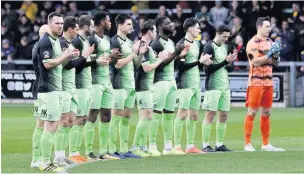  ?? Www.mphotograp­hic.co.uk ?? ●●The team ahead of kick off at Plainmoor