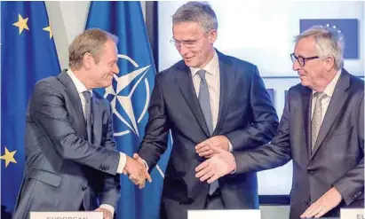  ??  ?? La OTAN y la UE sellaron su alianza bajo la presión de Estados Unidos.