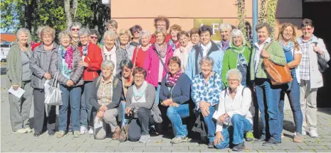  ?? FOTO: VEREIN ?? Bei strahlende­m Oktoberwet­ter besuchten die Leupolzer Land- und Turnerfrau­en die Passionssp­iele von Oberammerg­au.