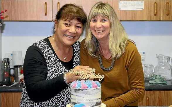  ?? SUPPLIED ?? babybeings parent educator Levi Mainekaiar­iki Sikking and founder Fran Thompson Stevens celebrate 10 years.