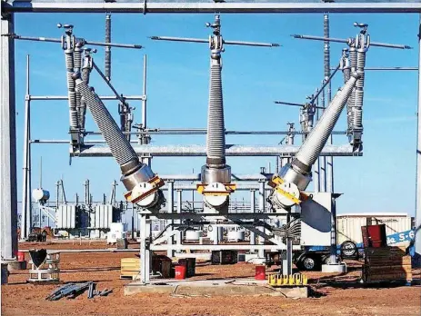  ?? [PHOTOGRAPH PROVIDED BY OKLAHOMA GAS AND ELECTRIC CO.] ?? An improved transmissi­on planning process could be a benefit for the Mountain West Transmissi­on Group if it were to join the Southwest Power Pool, officials have said.