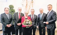  ?? RP-FOTO: ANNE ORTHEN ?? Josef Klüh, Hans-Werner Müller, Brigitte Müller, Thomas Geisel, Coordt von Mannstein und Karl Hans Arnold (v.l.)