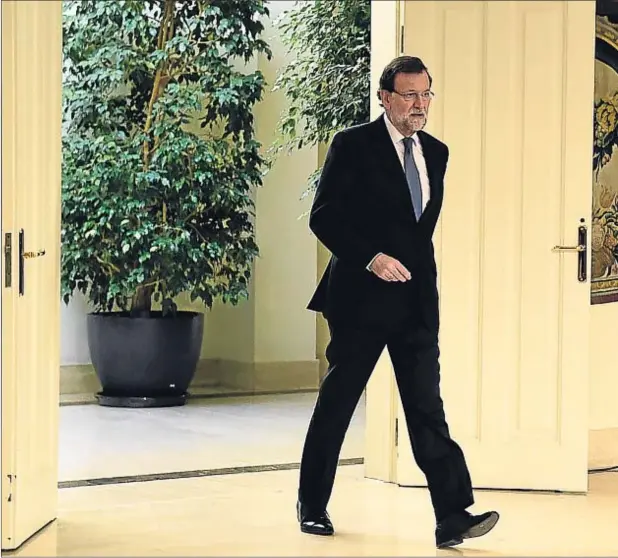  ??  ?? Mariano Rajoy avanza con paso firme hacia el 2015, convencido de que los datos económicos darán empuje a su proyecto
