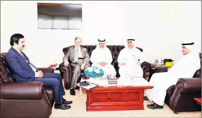  ??  ?? Minister Dr Al-Fares while receiving the three members of KU’s teaching staff.