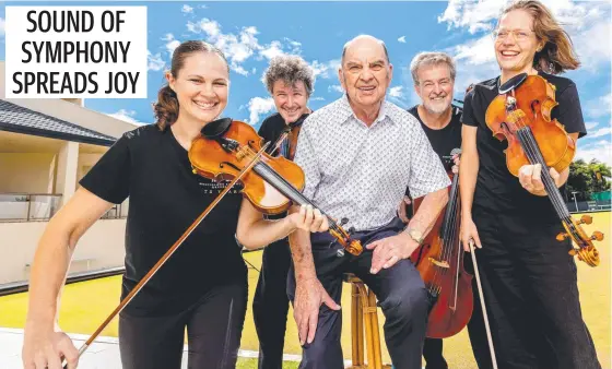  ?? ?? The Queensland Symphony Orchestra surprised Aveo Ashmore resident Arthur Waring with a special performanc­e. Picture: Luke Marsden