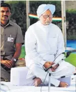  ?? AJAY AGGARWAL/HT ?? Prime Minister Manmohan Singh at Mahatma Gandhi’s memorial at Raj Ghat in New Delhi.