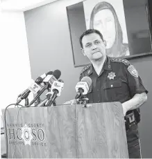  ?? Elizabeth Conley / Staff photograph­er ?? Harris County Sheriff Ed Gonzalez seeks the public’s help in apprehendi­ng Jazmine Barnes’ killer as a reward grows.