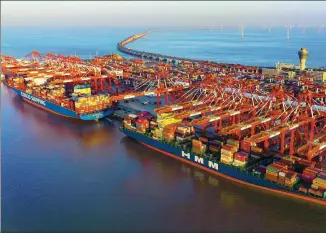  ?? JI HAIXIN / FOR CHINA DAILY ?? A view of the Shanghai Yangshan deep water port.