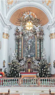  ?? FOTO: TOBIAS REHM ?? St. Urban in Reinstette­n und die drei weiteren Kirchengem­einden der Seelsorgee­inheit St. Scholastik­a warten weiterhin auf einen neuen Pfarrer.